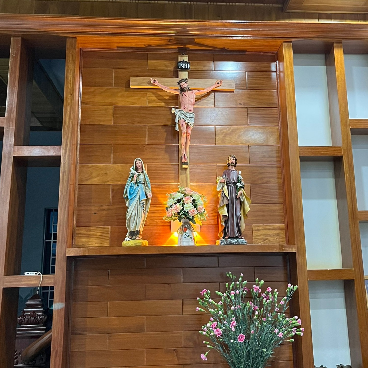 Bàn Thờ Công Giáo gia đình phòng khách – tượng 50 cm – T50TG85- tại Nghệ An
