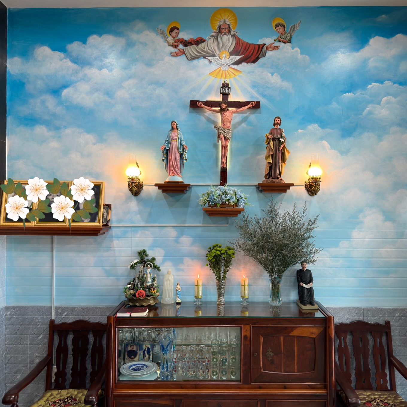 Bàn Thờ Chúa Phòng Khách và Tượng Đức Mẹ Lộ Đức – khách hàng ở Nha Trang, Khánh Hòa