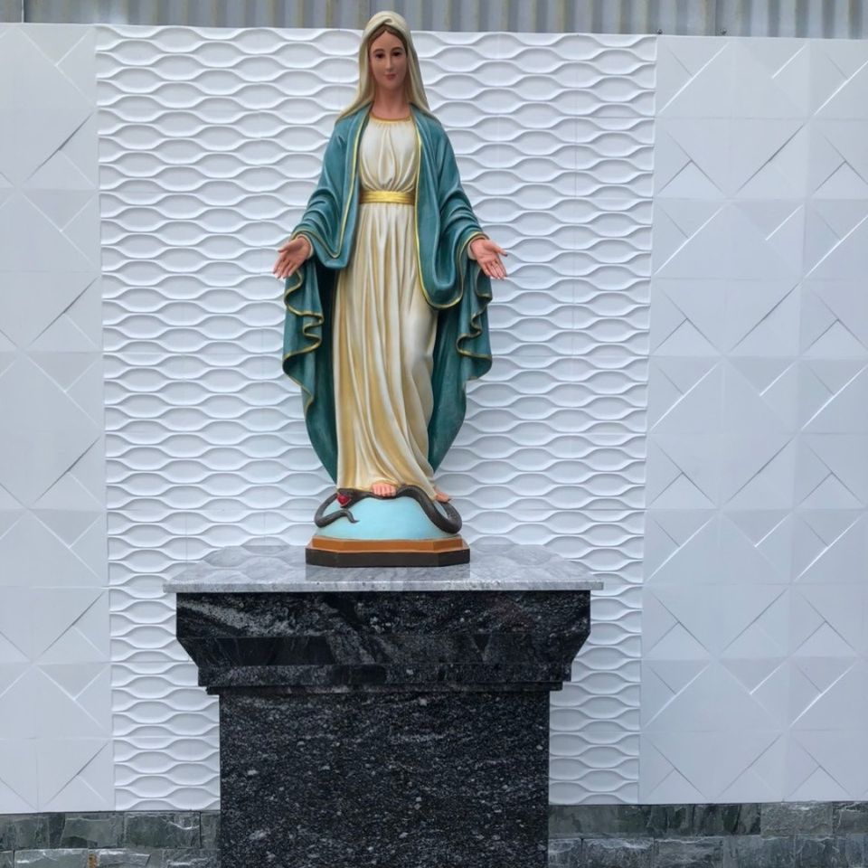 Bàn Thờ Công Giáo Bằng đá Granit - Tượng Đức Mẹ Ban Ơn 1m2 lắp đặt tại gia đình khách hàng ở Gò Vấp - thành phố Hồ Chí Minh (Tp HCM).