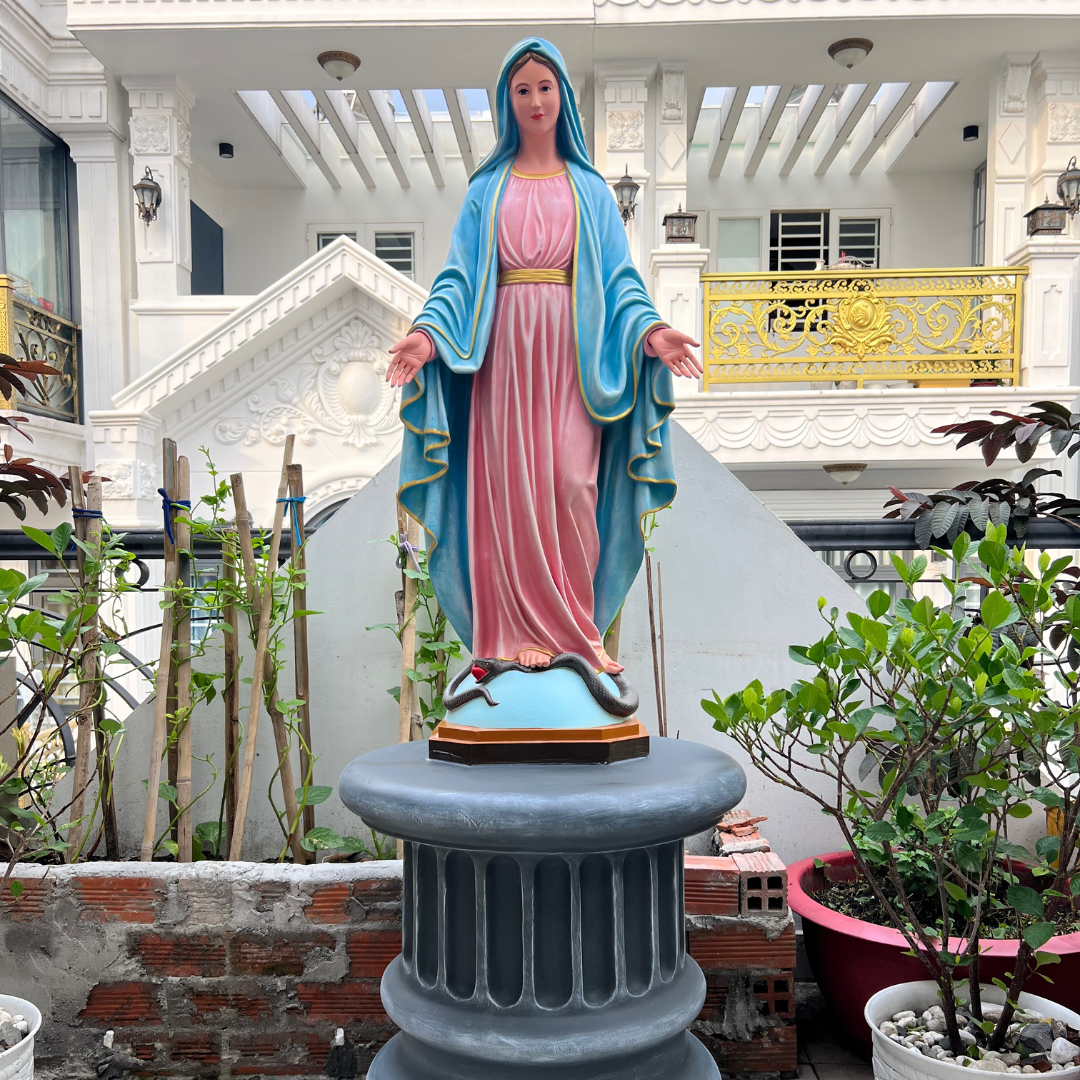 Tượng Đức Mẹ Ban Ơn cao 1 mét tại Tân Phú - TPHCM