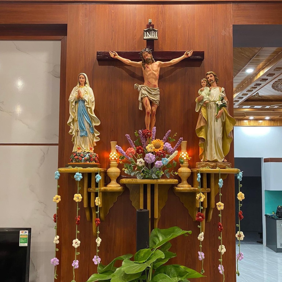 Bàn Thờ Chúa trong Phòng Khách ở GX Vĩnh Phước – GP Hà Tĩnh