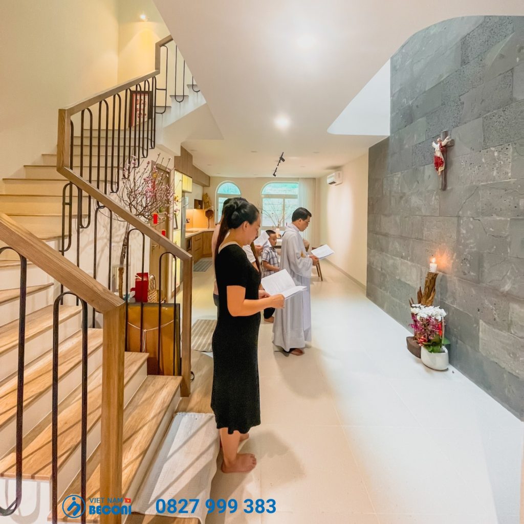 Bàn thờ Chúa phòng khách Bàn thờ Chúa và bàn thờ gia tiên Thiết kế bàn thờ Chúa trong phòng khách Thiết kế bàn thờ Công giáo Bàn thờ Công giáo và tổ tiên Bàn thờ Công Giáo gồm những gì Bàn thờ Chúa phòng khách bàn thờ chúa - mẫu đương đại Bàn thờ Chúa và bàn thờ gia tiên Thiết kế bàn thờ Chúa trong phòng khách Mẫu bàn thờ Chúa và ông bà Kích thước bàn thờ Công Giáo tphcm ha noi da nang binh duong