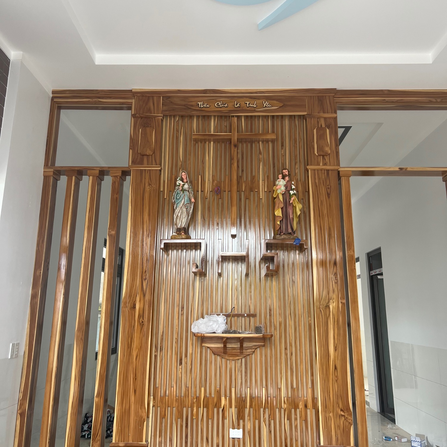 Bàn Thờ Công Giáo phòng khách Tượng 70 cm tại Gia Kiệm