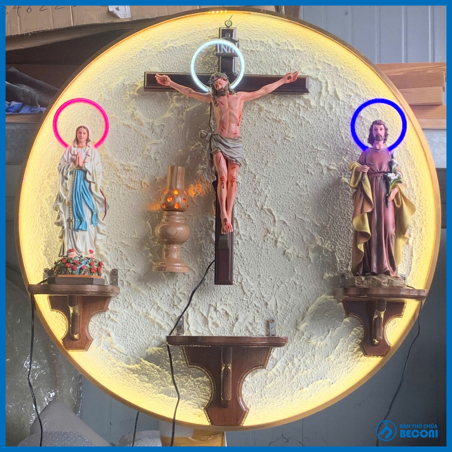Bàn Thờ Công Giáo hình tròn đường kính 80 cm, tượng 30 cm tại Nha Trang – Khánh Hòa