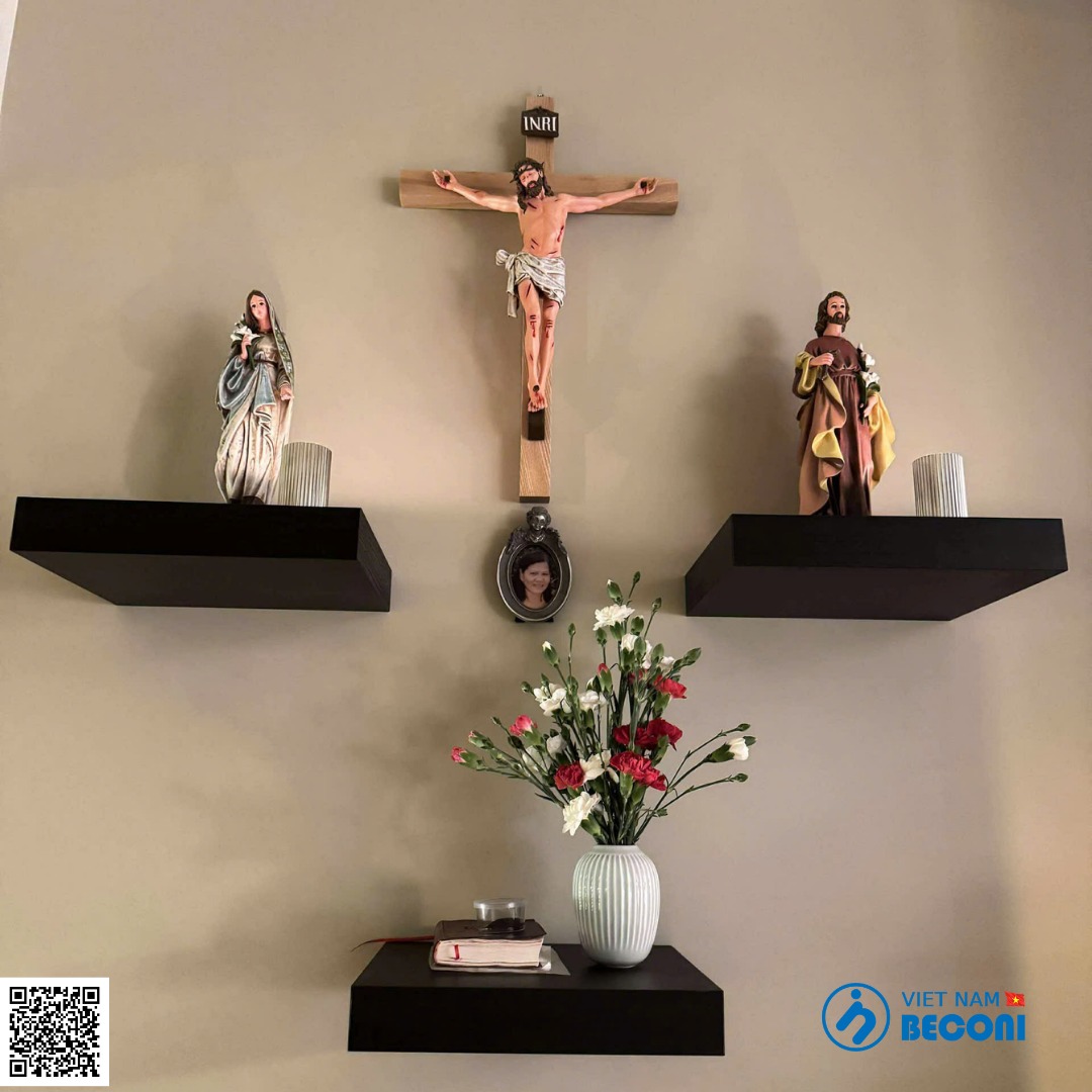 Bàn Thờ Công Giáo tượng cao 30 cm ở Mỹ